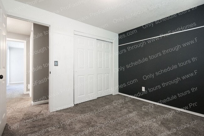 Building Photo - 2642 NE 1st Dr