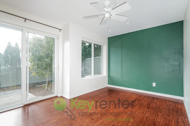Building Photo - Stunning 3 Bed, 3.5 Bath Seattle Home with...