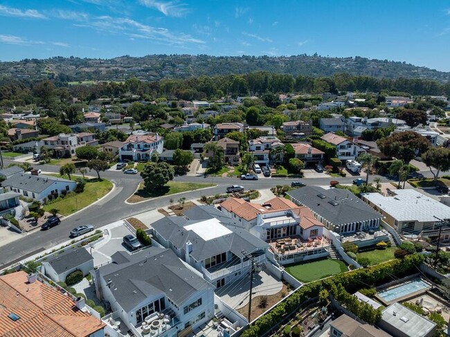 Building Photo - 101 Vía Colusa