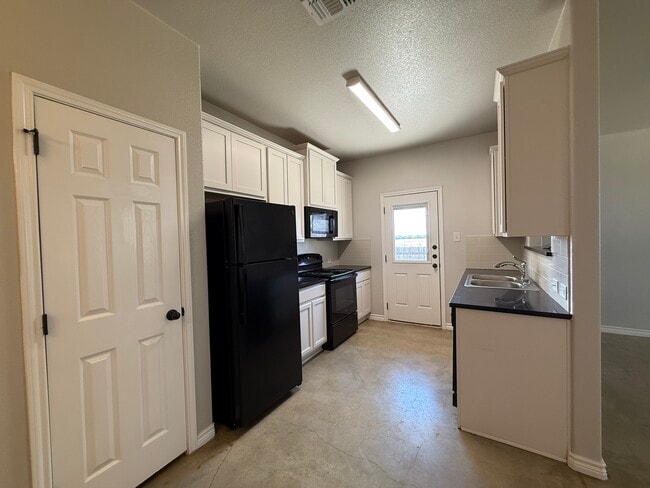 Building Photo - 4026 St Peter Lp