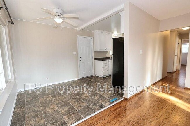 Building Photo - 10624 Chardonay Dr