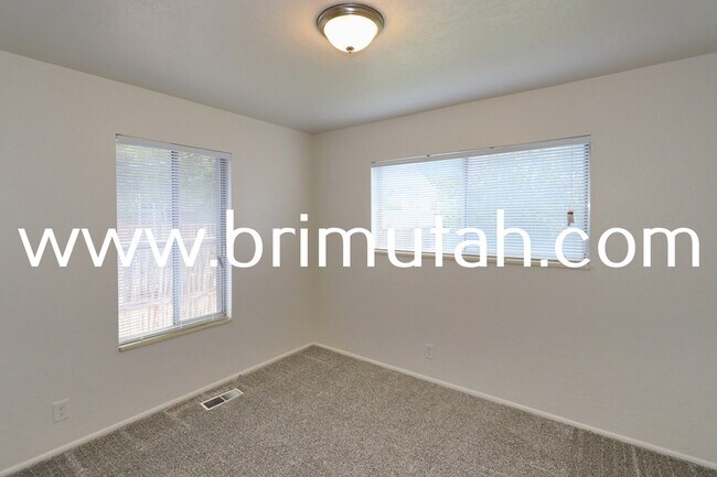 Building Photo - 3669 S 2245 E