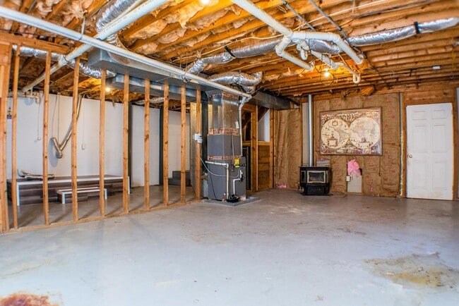 Building Photo - 2179 Dave St