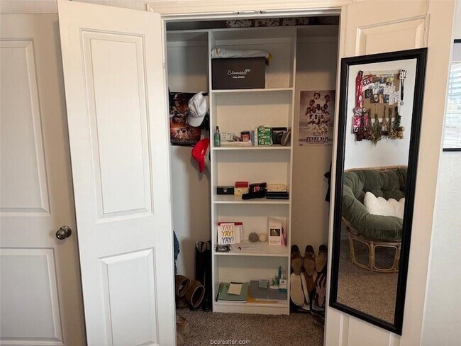 Building Photo - 3420 Summerway Dr