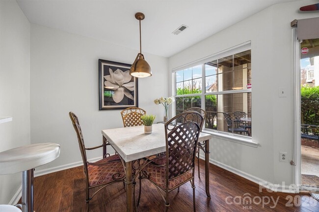 Building Photo - 5003 Sharon Rd