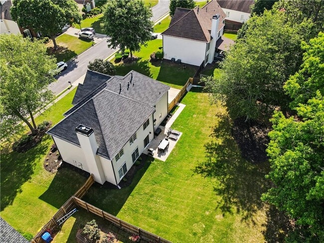 Building Photo - 2065 N Bethany Creek Dr