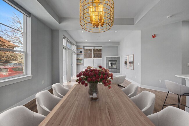 Building Photo - Congress Park High Rise Living! Huge Main Floor 2 Bed 2 Bath