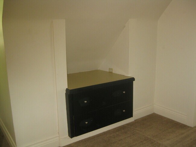 Building Photo - 126 Clay Ave
