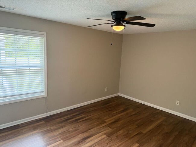 Building Photo - Spacious Two Bedroom Townhome In Kannapolis