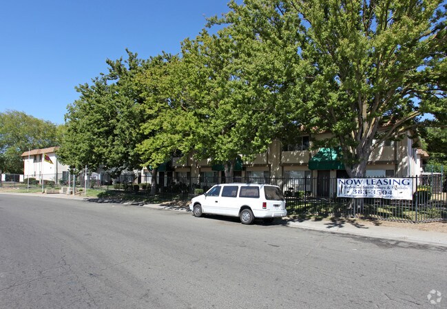 Continental Terrace Sacramento, CA Apartment Finder