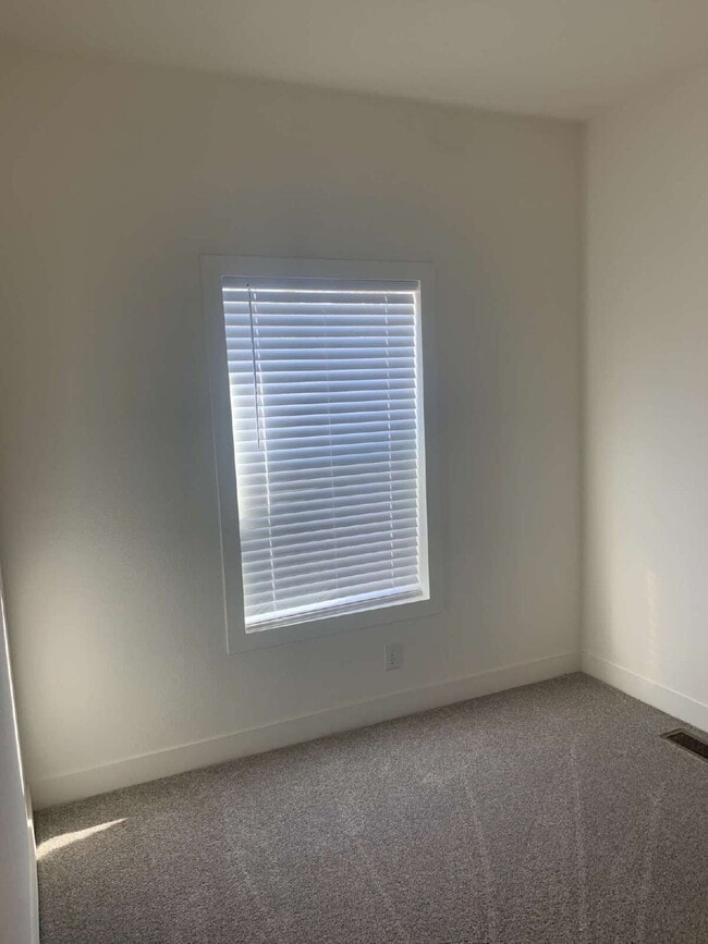 Building Photo - ** MOVE IN BONUS of $500.00 ** (If an agreement is signed by April 30th 2026) A brand new ADU (Ac...