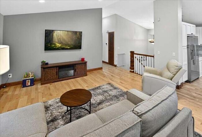 Building Photo - 1222 Saddlebrook Ln