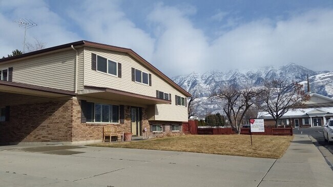 Building Photo - 671 E 445 S