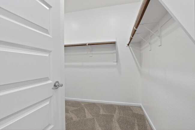 Building Photo - Modern 3BR Living with Resort-Style Amenities in Magma Vista Ranch