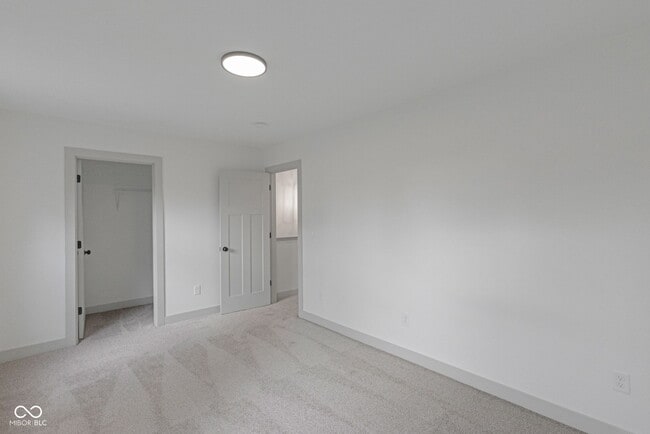 Building Photo - 35 S Bradley Ave