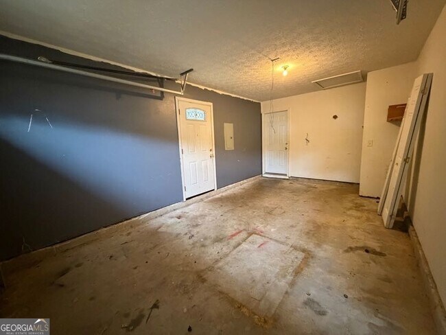 Building Photo - 5196 Tew Ln SW