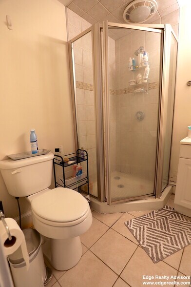 Building Photo - 37 Radnor Rd