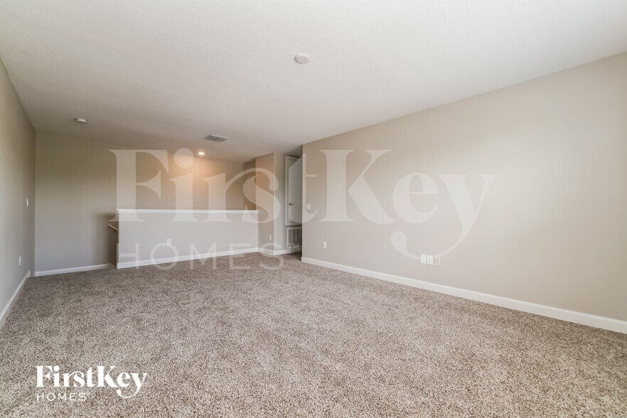 Building Photo - 9901 Victory Gallop Loop