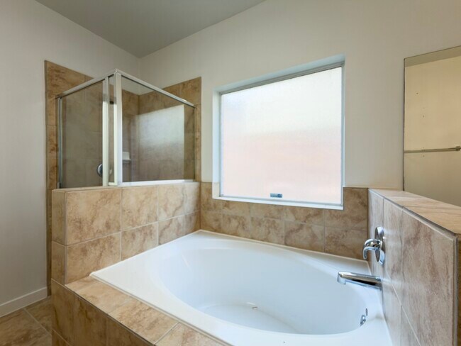 Building Photo - 2802 Ridgeglen Ln