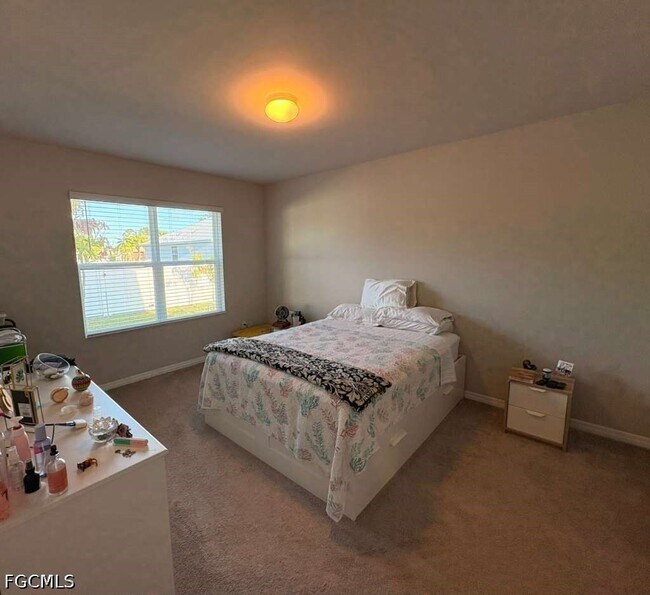 Building Photo - 1129 NW 20th Ave