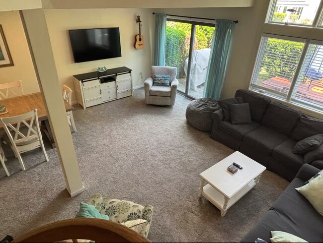 Building Photo - 146 W Grand Ave