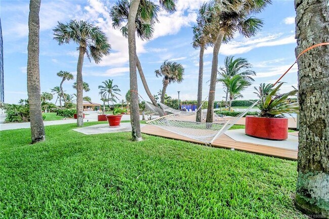 Building Photo - 10410 S Ocean Dr