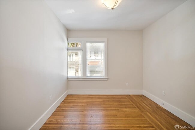 Building Photo - 1375 Sacramento St