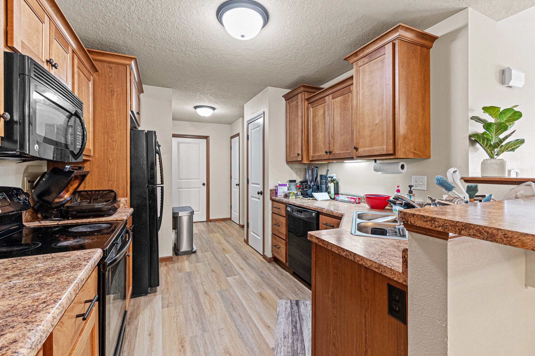 Building Photo - 1554 Burr Dr
