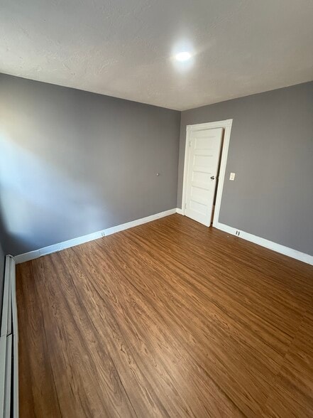 Building Photo - 4 Pearl St