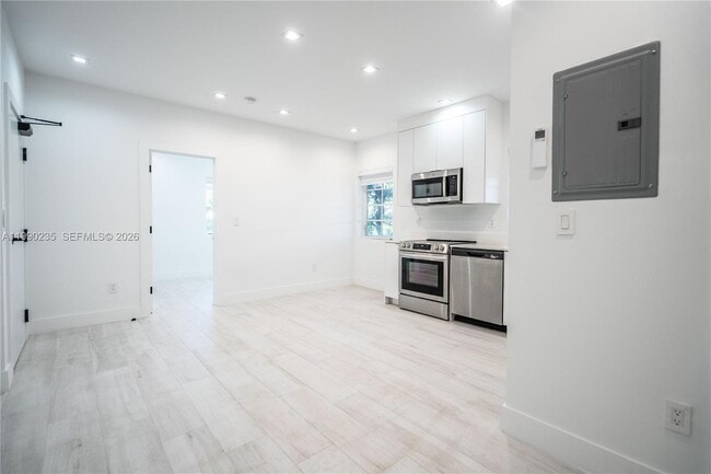 Building Photo - 960 Jefferson Ave