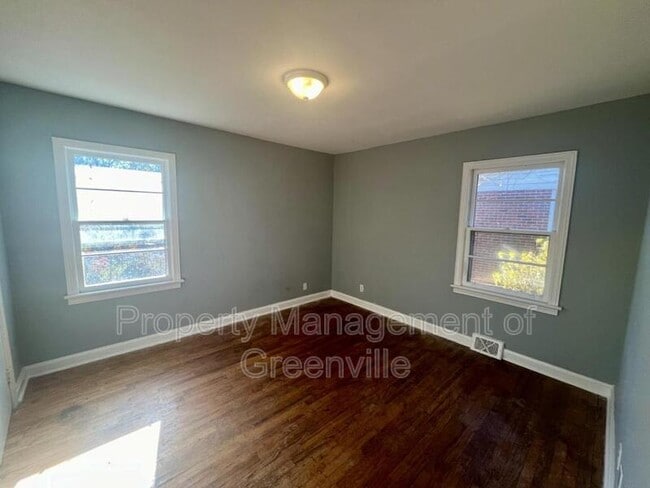 Building Photo - 21 Bagwell Cir