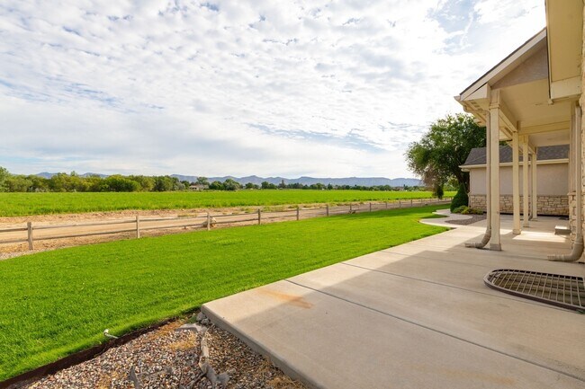 Building Photo - 2630 New Orchard Ct