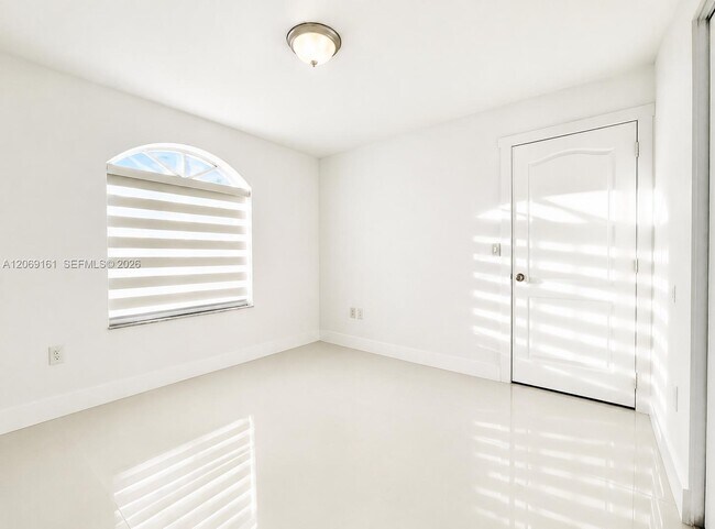 Building Photo - 1063 SW 142nd Ave