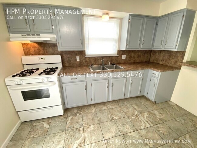 Building Photo - 1827 Thackeray Ave NW