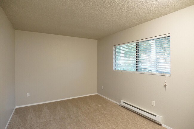 Building Photo - 25046 Lake Fenwick Rd