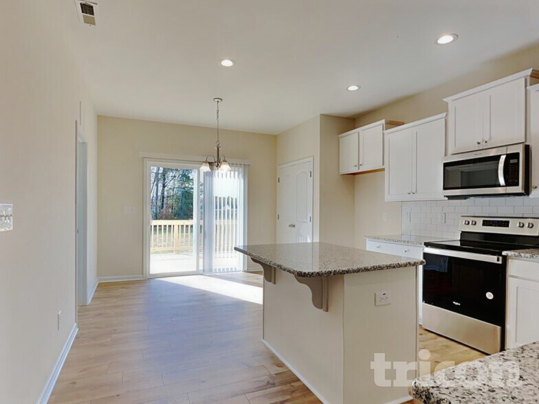 Building Photo - 116 Greenhouse St