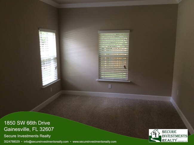 Building Photo - 3/2 Newer home in Portofino with split floor plan