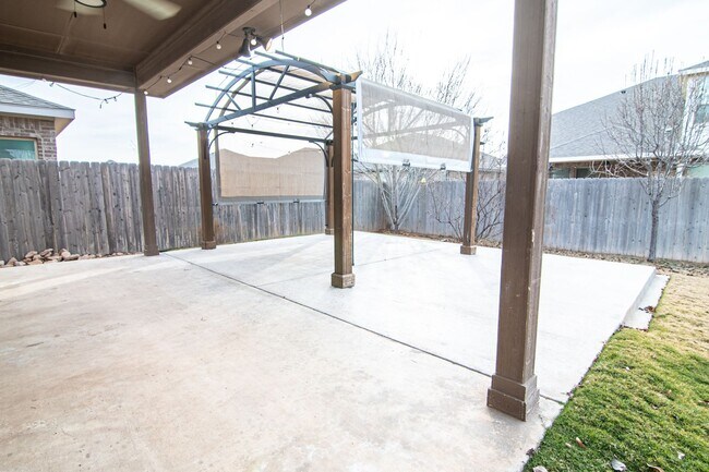Building Photo - 6715 Hall of Fame Blvd