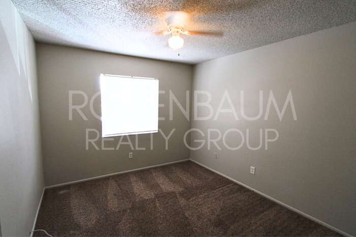 Building Photo - 410 E 9th Ave