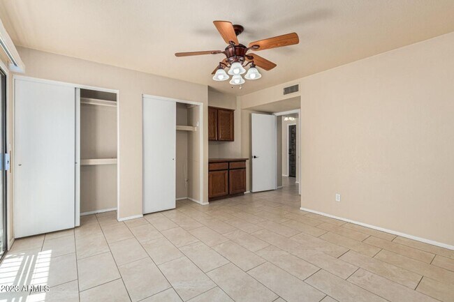 Building Photo - Gorgeous 2/2 bed/bath in North Phoenix by ...