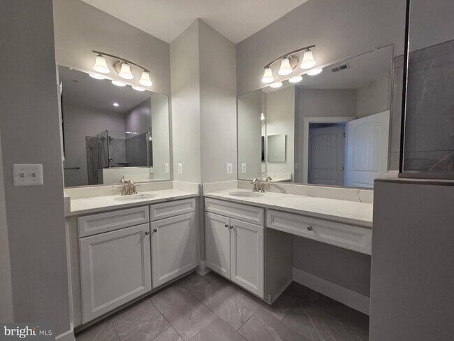 Building Photo - 170 Harrier Wy