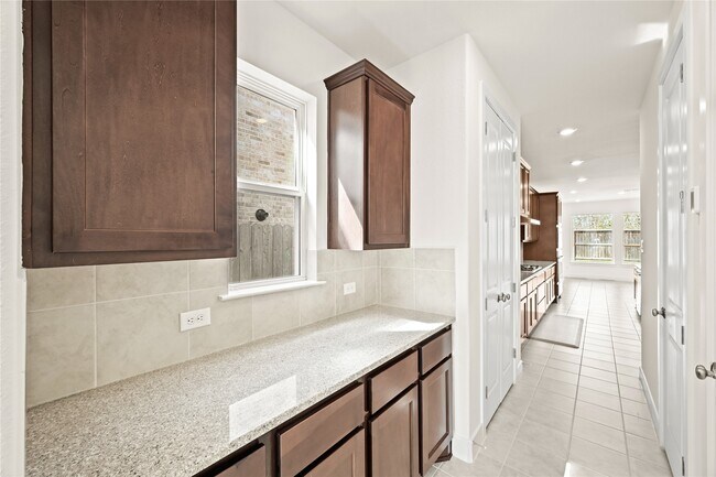 Building Photo - 4906 Sabine Terrace Dr