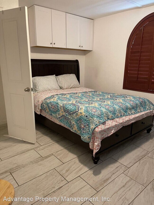 2 br, 1 bath House 1865 Silva Dr. AStudio 1865 Silva Dr Santa