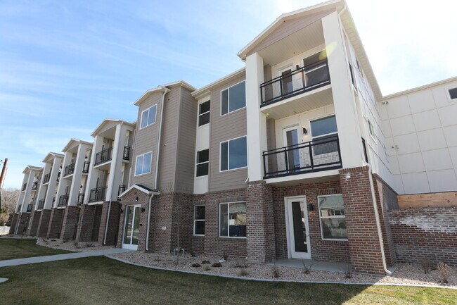 Building Photo - First Month's Rent FREE