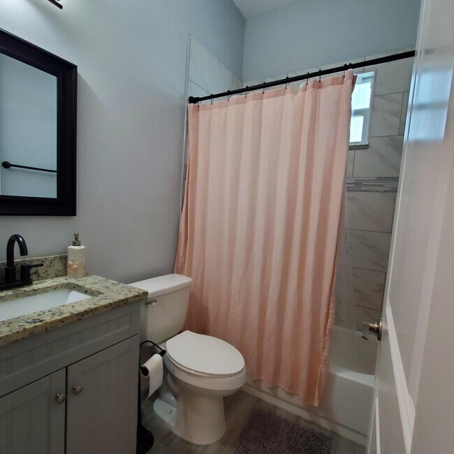 Building Photo - 2161 SE Sunflower St