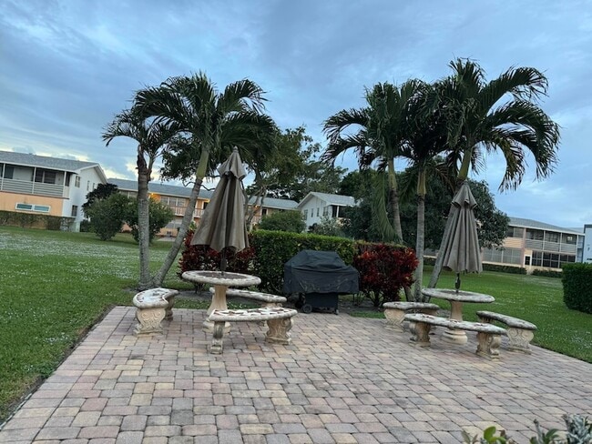 Building Photo - 22 Andover A