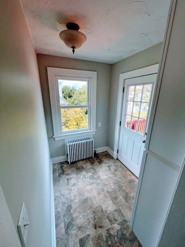 Building Photo - 3 Bedroom Home in Lynchburg