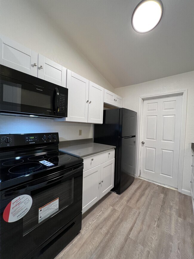 Building Photo - 8848 Meadow Range St