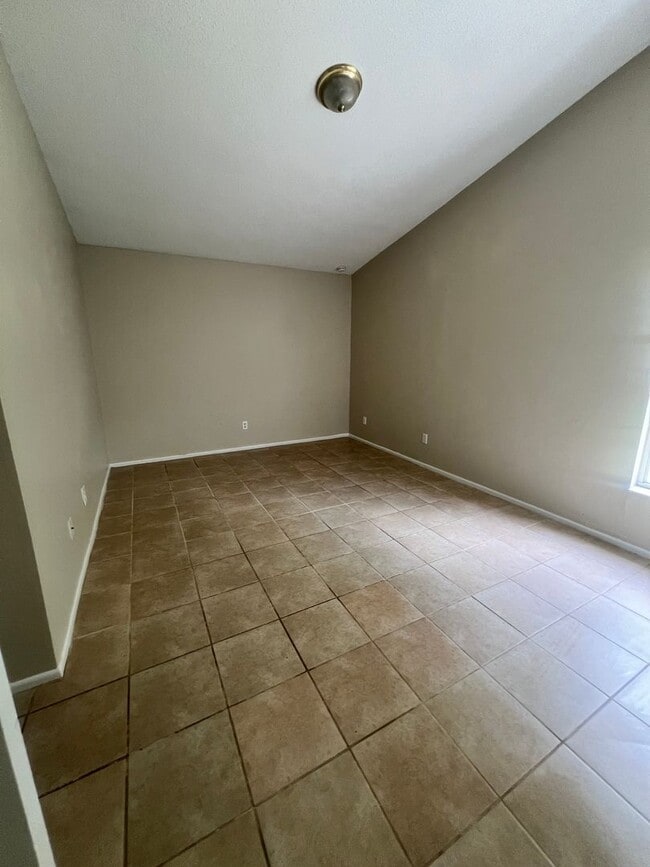 Building Photo - Lovely 3 Bed / 2 Bath Home in Apopka Quiet...