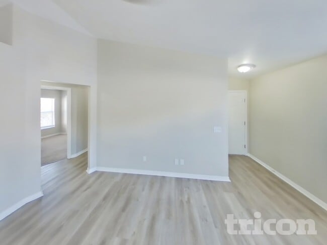 Building Photo - 8502 Deer Chase Dr